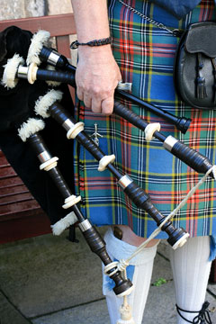 scottish kilt and bagpipes